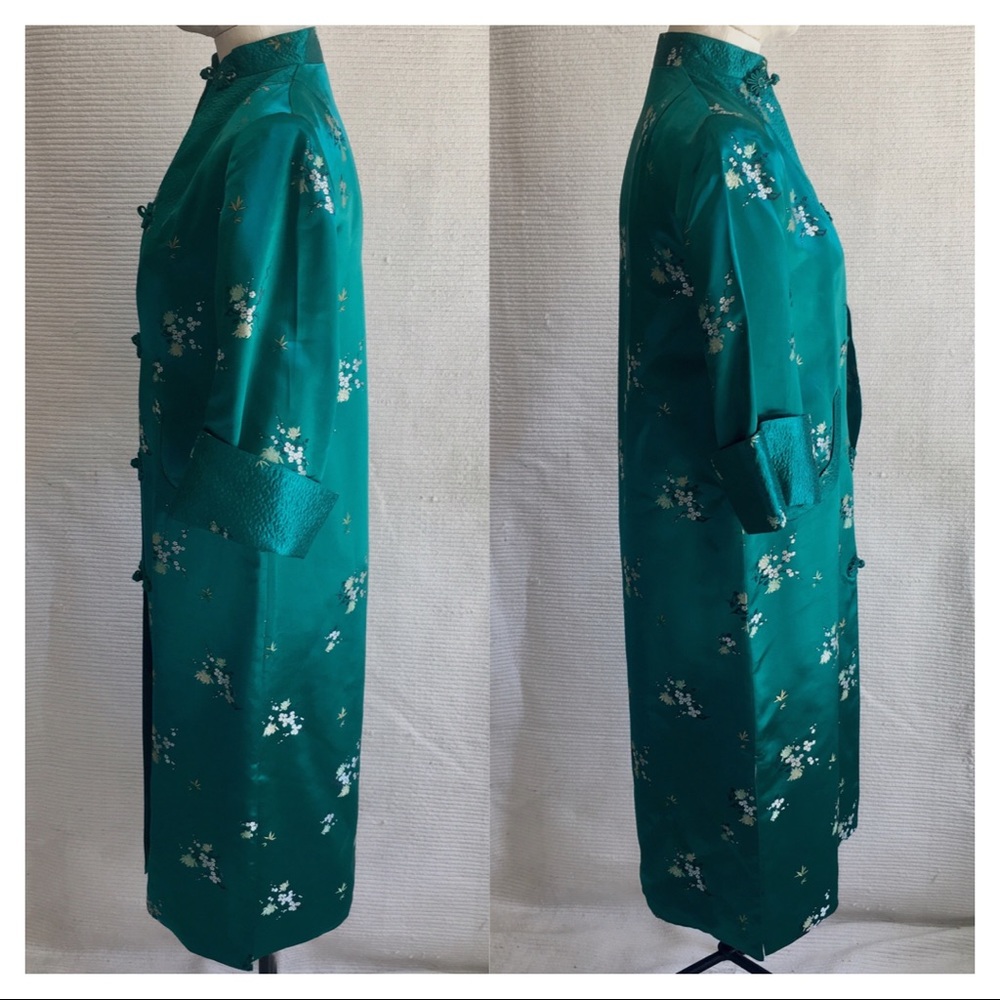 Vintage S Kimono Embroidered Satin Coat from China - Picture 4 of 8